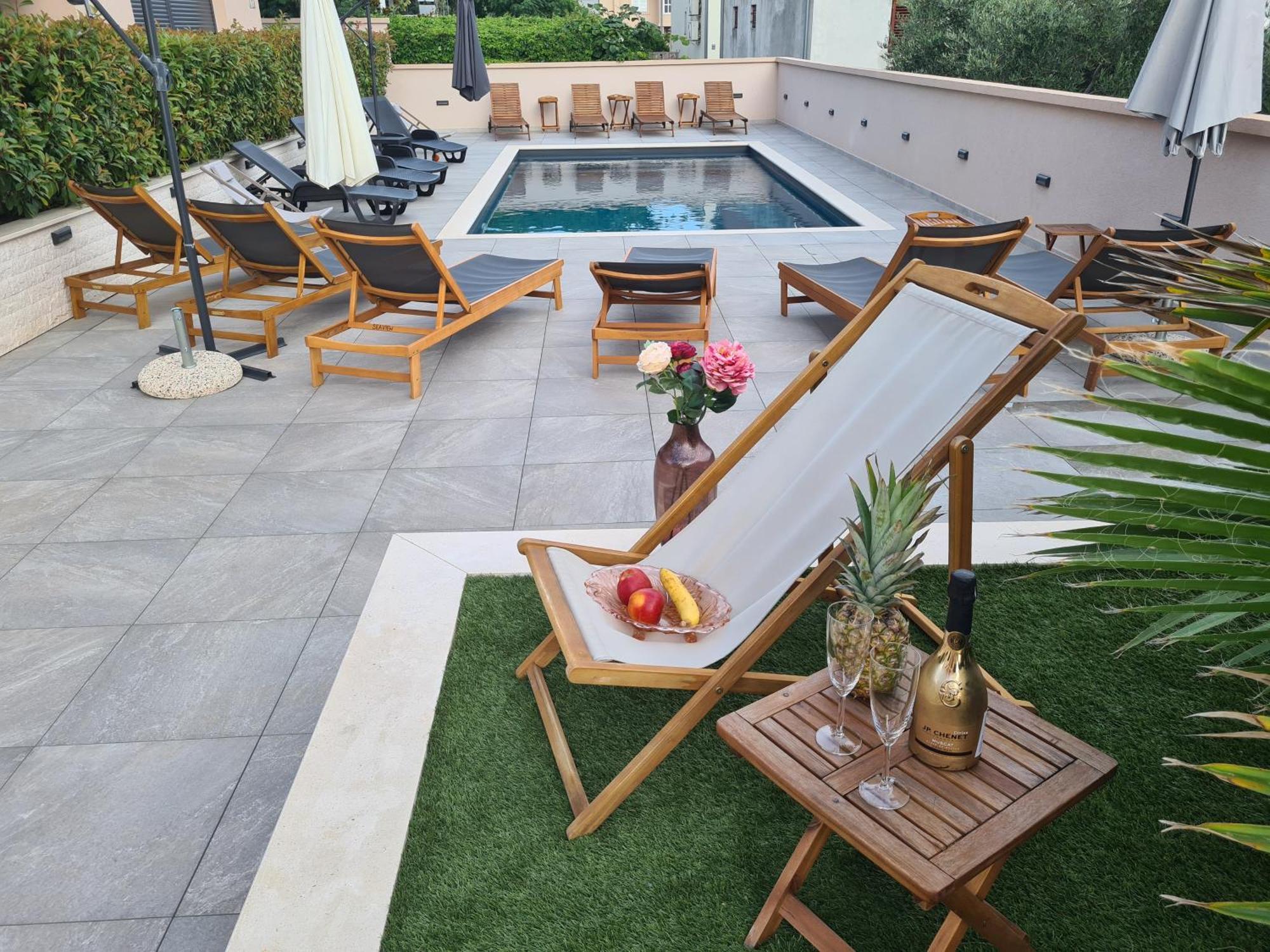 Apartment Rose Garden Sveti Filip i Jakov Bagian luar foto
